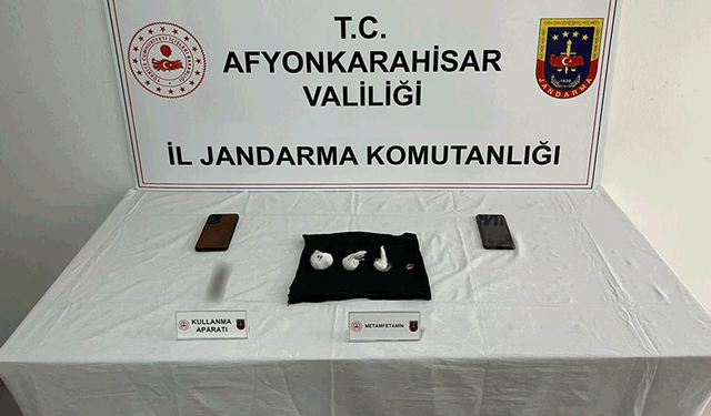 Bursa'dan Afyon'a zehir ticareti: Jandarma engeline takıldı!