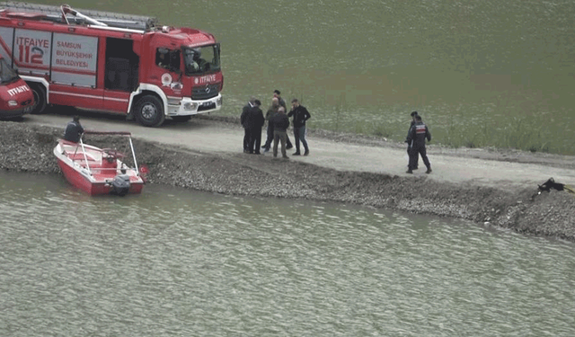 Samsun'da kamyon baraja devrildi: Sürücüsü hayatını kaybetti