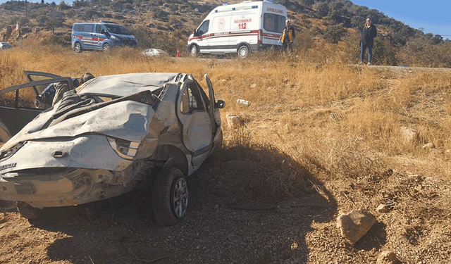 Adıyaman'da bir otomobil şarampole yuvarlandı: 3 yaralı