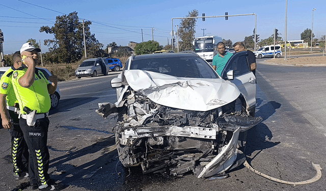 Antalya'da arızalı ışıklar kazaya neden oldu: 9 yaralı