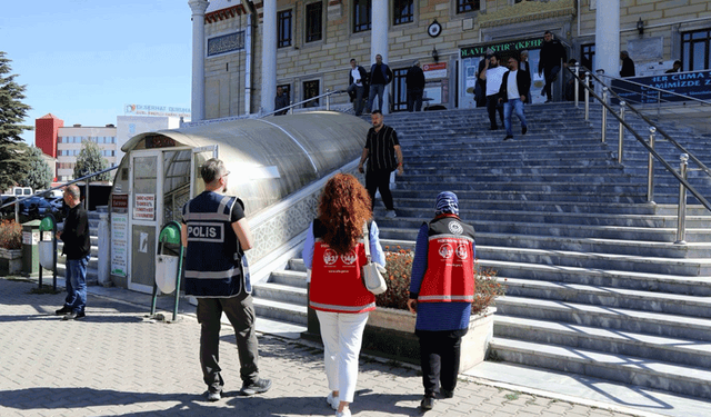 Eskişehir’de geniş kapsamlı denetim: Cuma namazı çıkışı sahadaydılar