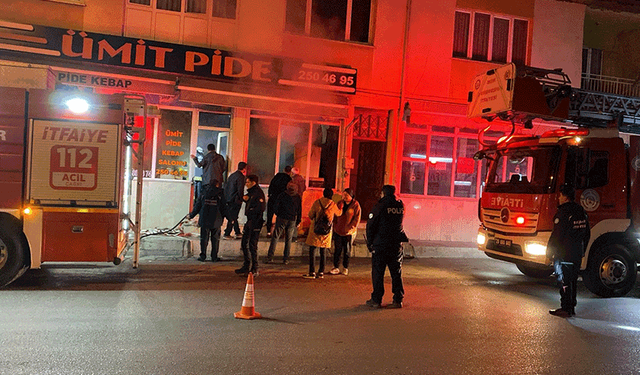 Eskişehir'de pideci dükkanı alev aldı: Ekiplerden hızlı müdahale