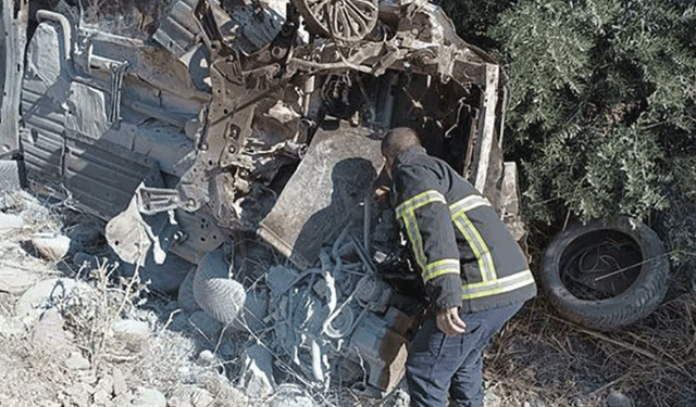 Hatay'da bir otomobil zeytinbahçesine uçtu: 5 yaralı