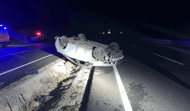 Sivas'ta feci kaza: Takla atan otomobilde 2 ölü 1 yaralı