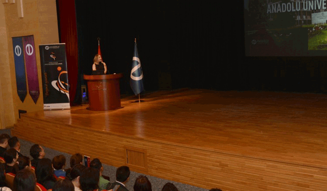 Uluslararası öğrenciler Anadolu Üniversitesi'nde buluştu