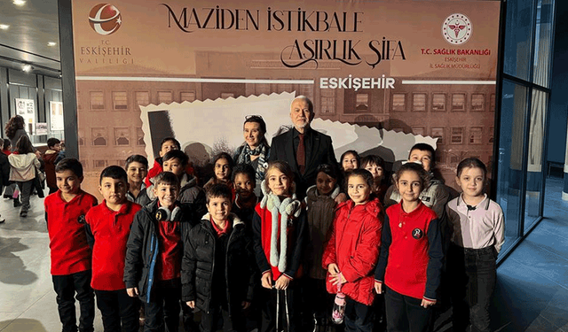 Eskişehir'de minik ziyaretçiler sağlık konulu sergiyi keşfetti