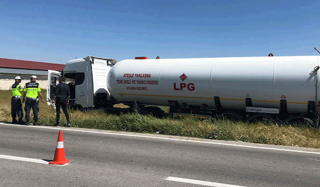 Afyon’da facianın eşiğinden dönüldü: LPG yüklü tanker tehlike saçtı
