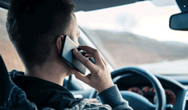 Araç kullanırken telefonla konuşmanın cezası artıyor