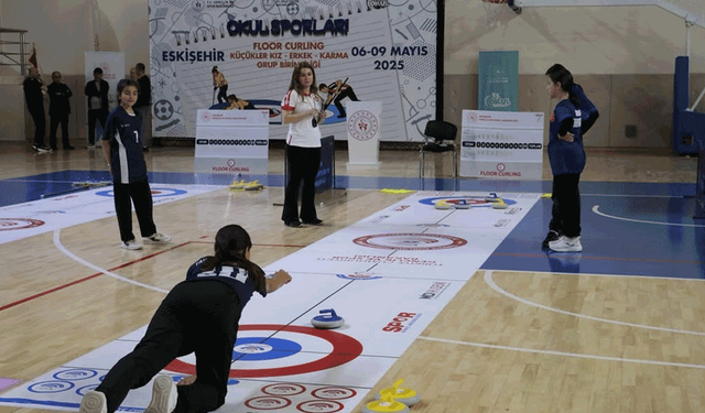 Eskişehir'de okul sporları floor curling heyecanı başladı