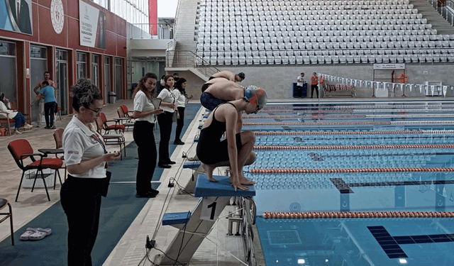 Eskişehir'de özel sporcular yüzme il şampiyonası tamamlandı