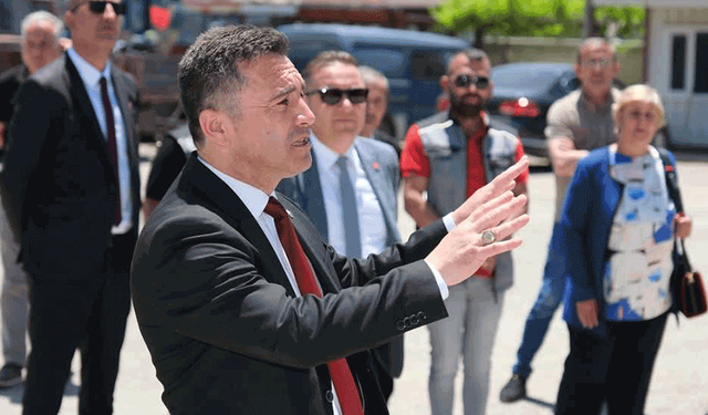 Başkan Dökmeci personelle bayramlaştı