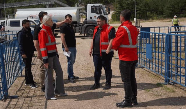 Bilecik'te Başkan Subaşı kurban satış alanında incelemelerde bulundu