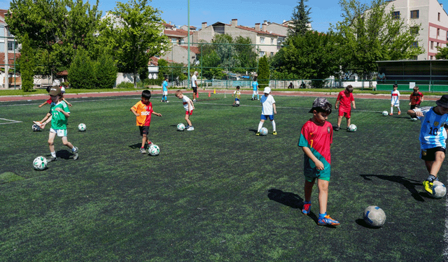 Eskişehir Büyükşehir’den çocuklar için 7 farklı spor dalında eğitim fırsatı