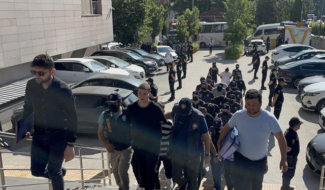 Eskişehir'de Dolandırıcılık operasyonunda yakalanan 11 şüpheliden 8’i tutuklandı