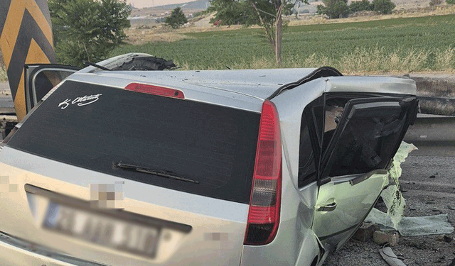 Eskişehir’de feci kaza: Otomobil hurdaya döndü