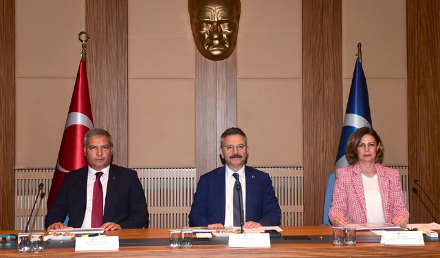 Eskişehir’de Vali, başkanlar ve akademisyenleri buluşturan zirve