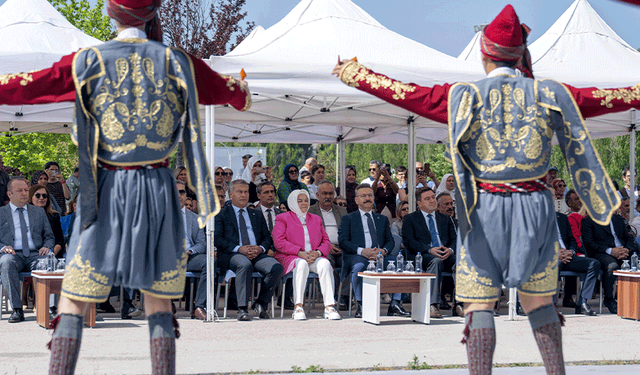 Hayat Boyu Öğrenme Haftası Eskişehir’de renkli etkinliklerle kutlandı