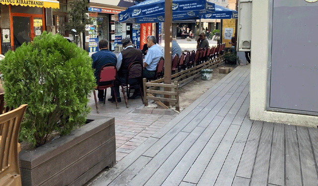 Emekli yine evde! Deniz değil, memleket hayali bile uzak