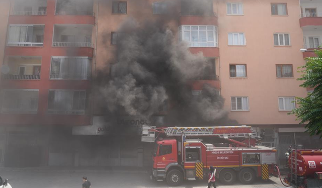 Niğde'de iş yeri deposunda yangın