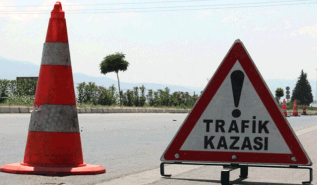 Afyon'da 2 otomobil çarpıştı: 2 yaralı