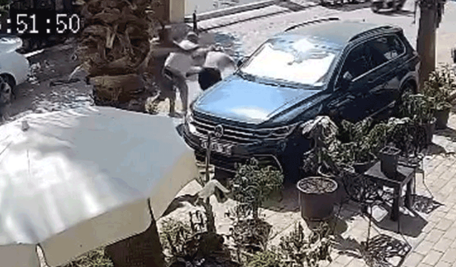 Antalya'da 2 esnaf grubu saç baş kavga etti