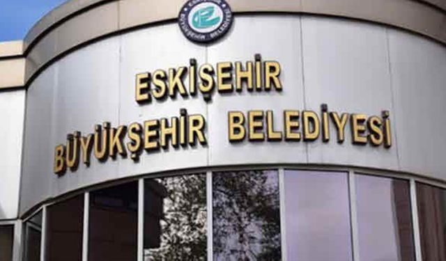 Eskişehir Büyükşehir Belediyesi’nde yangın paniği