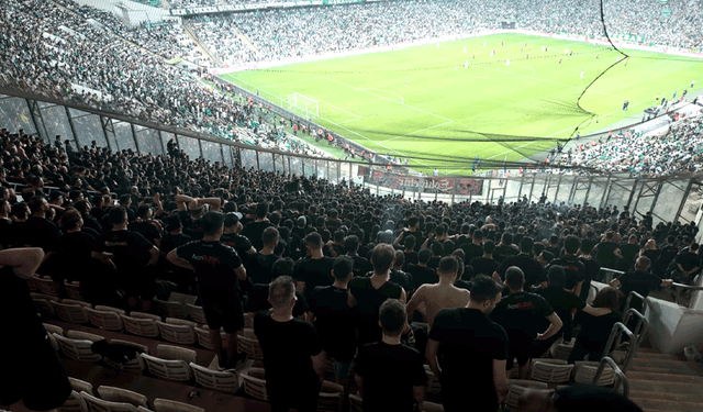 Eskişehir tribünleri Türkiye’ye ders verdi