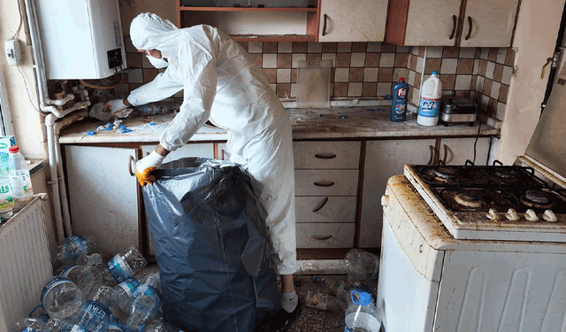 Eskişehir’de bir çöp ev vakası daha: 550 kilo atık çıktı