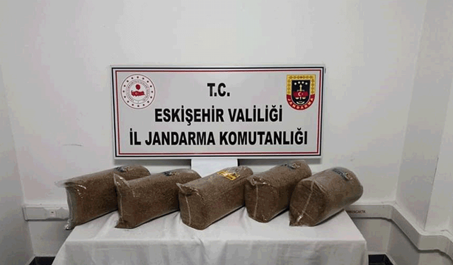 Eskişehir’de kaçakçılık operasyonu: Aracında ele geçirildi