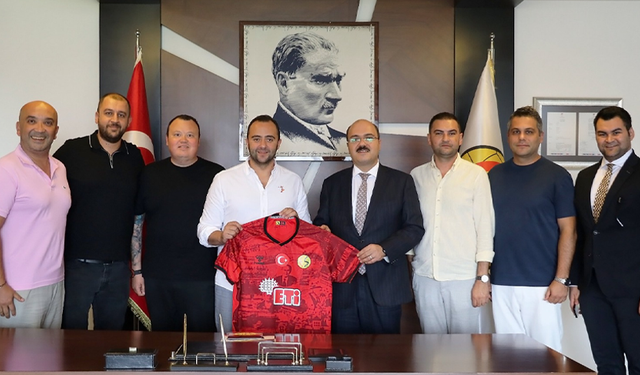 Eskişehirspor, Adalet Komisyonu Başkanı Sazak’ı ağırladı