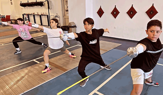 Genç sporcular Fethi Heper Stadyumu’nda eskrimle buluşuyor