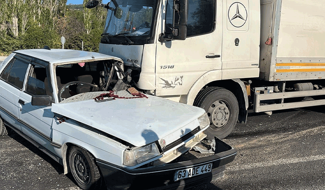 Kütahya'da kavşakta kaza: 2 yaralı