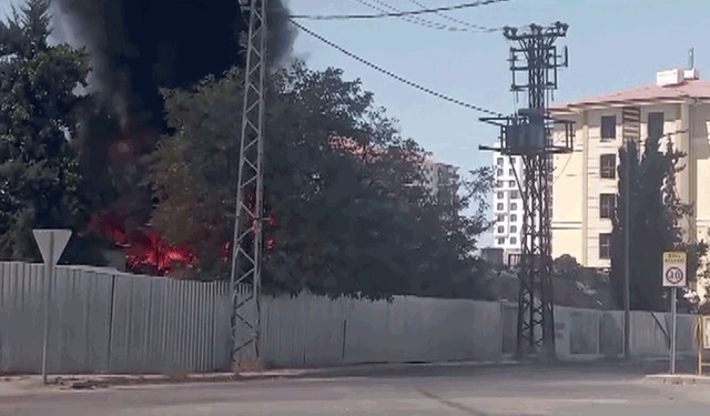 Malatya'da bir şantiyenin deposunda yangın çıktı
