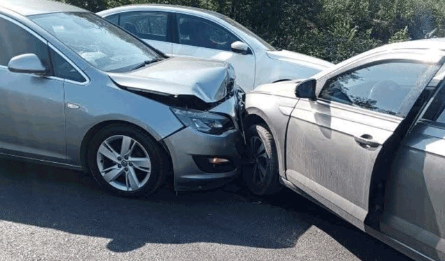 Zonguldak'ta yol ayrımında trafik kazası