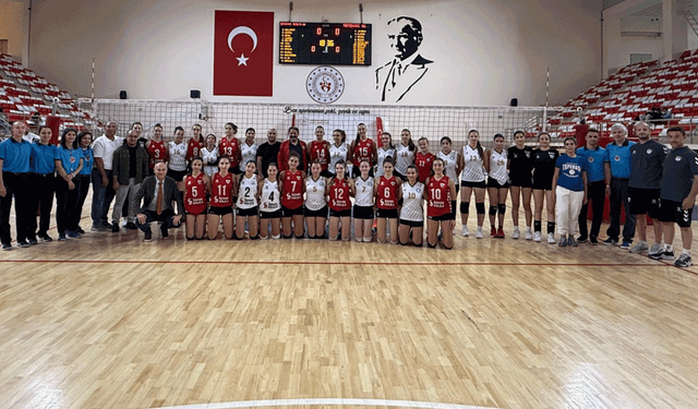 Eskişehir’de genç kızlar voleybol heyecanı devam ediyor