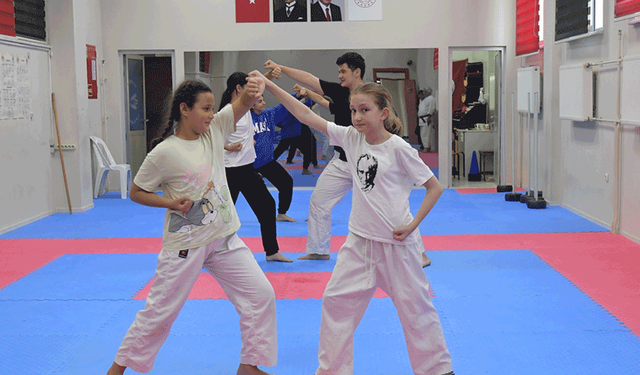 Eskişehir’de karate çalışmaları hız kesmeden devam ediyor