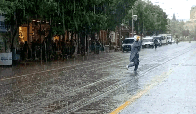 Meteoroloji Eskişehir'i saat vererek uyardı: Sağanak yağış geliyor