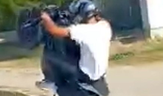 Sinop'ta motosiklet sürücüsünün tehlikeli yolculuğu