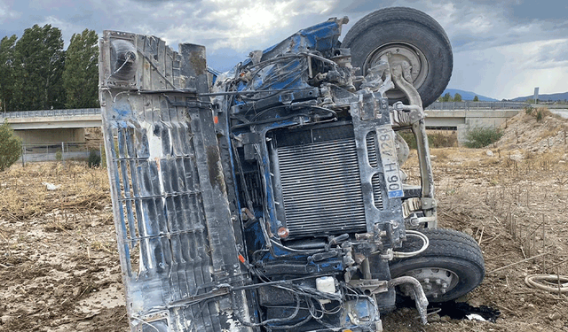 Bilecik'te kontrolden çıkan tanker devrildi: 1 yaralı