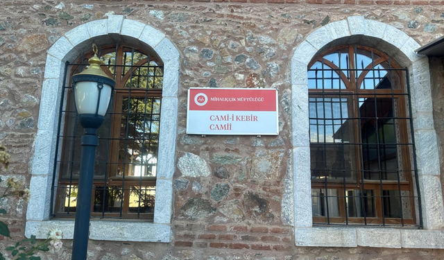 Eskişehir'de tarihi camide tepki çeken görüntü