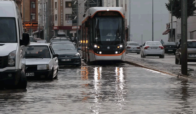 Eskişehirliler dikkat: Son dakika kuvvetli yağış uyarısı