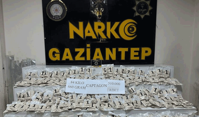Gaziantep'te polis ekipleri bir araçta yasaklı madde ele geçirdi
