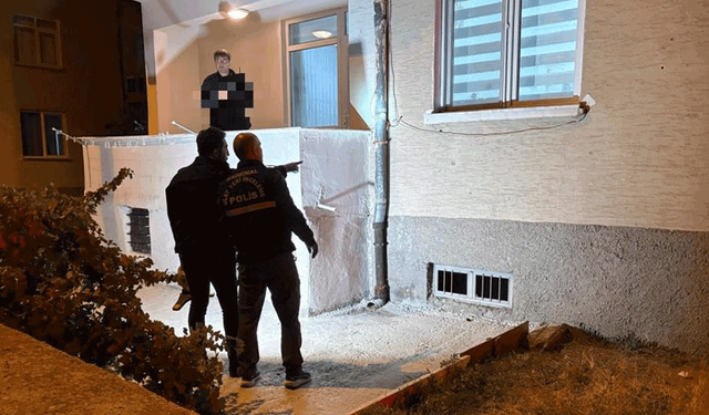 Kayseri'de kimliği belirsiz şahıslar ev kurşunladı