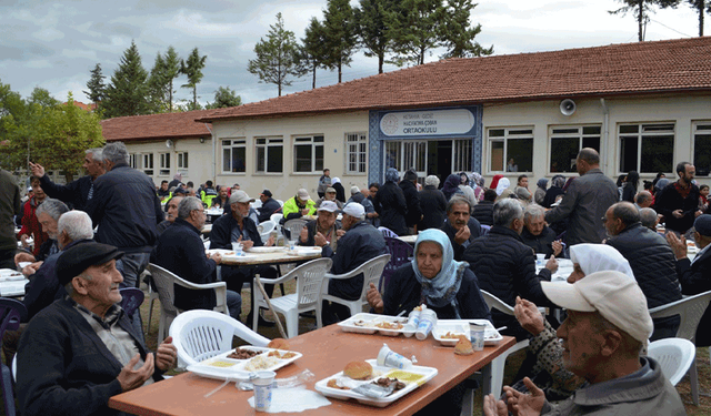 Kütahya'da duanın ardından yağan yağmur büyük sevinç oluşturdu