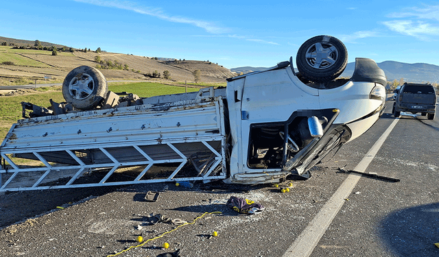 Kütahya’da kamyonet ve arazi aracı çarpıştı: Yaralılar var