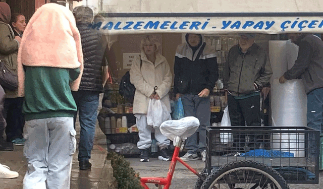 Meteoroloji uyarmıştı: Sağanak Eskişehirlilere zor anlar yaşattı