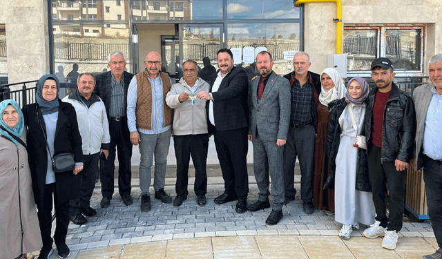 Mihalıççık'ta depreme dayanıklı konutların teslimi başladı