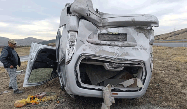 Afyon'da 2 hafif ticari araç çarpıştı: 7 yaralı