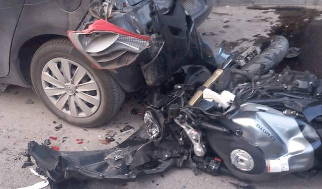 Afyonkarahisar'da feci kaza: Motosiklet sürücüsü ağır yaralandı