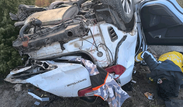 Afyonkarahisar’da feci kaza: Sürücü hayatını kaybetti